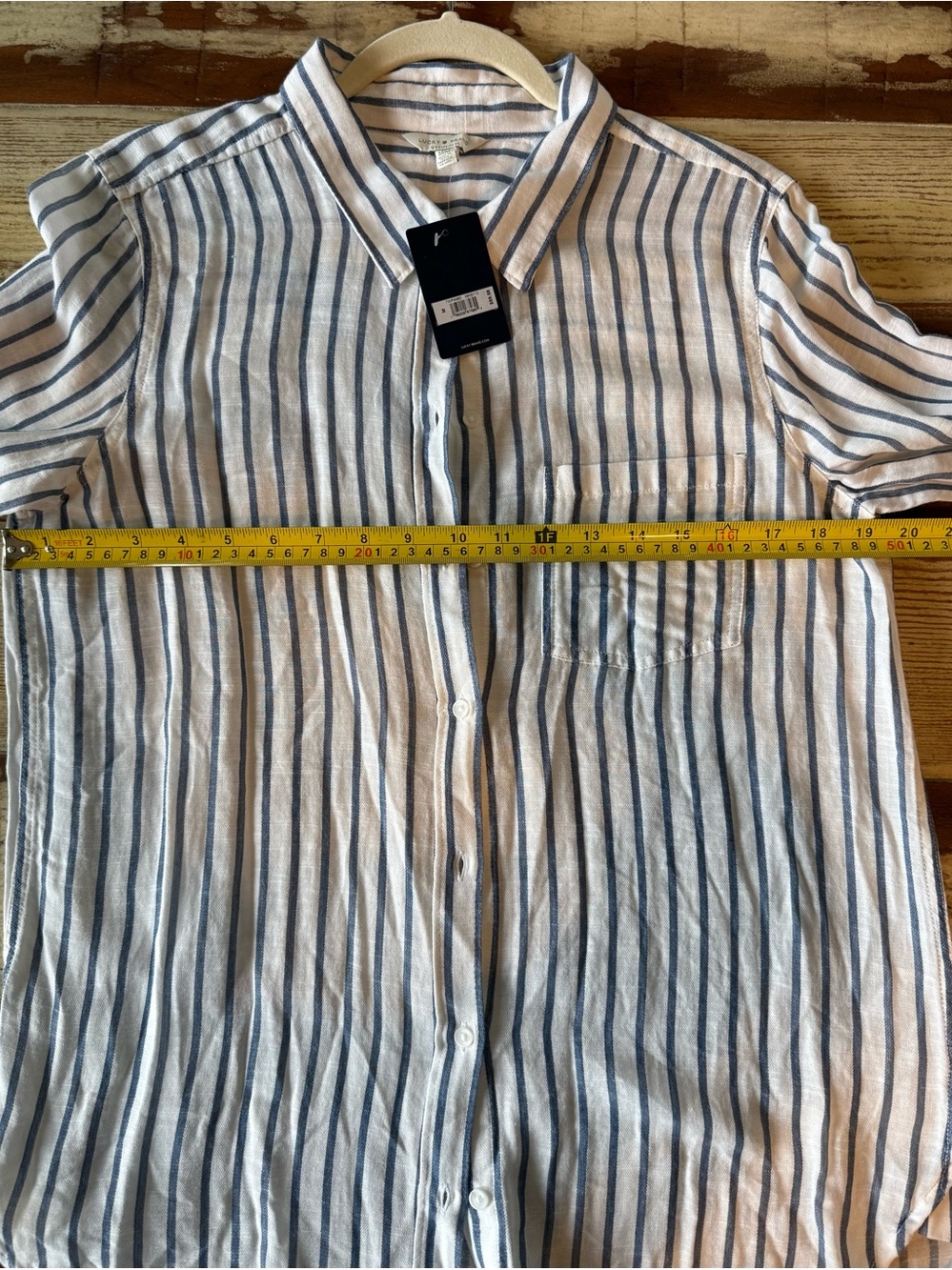 Lucky Brand Women’s White and Blue Vertical Stripe Button-Down Shirt Size M - Picture 7 of 13